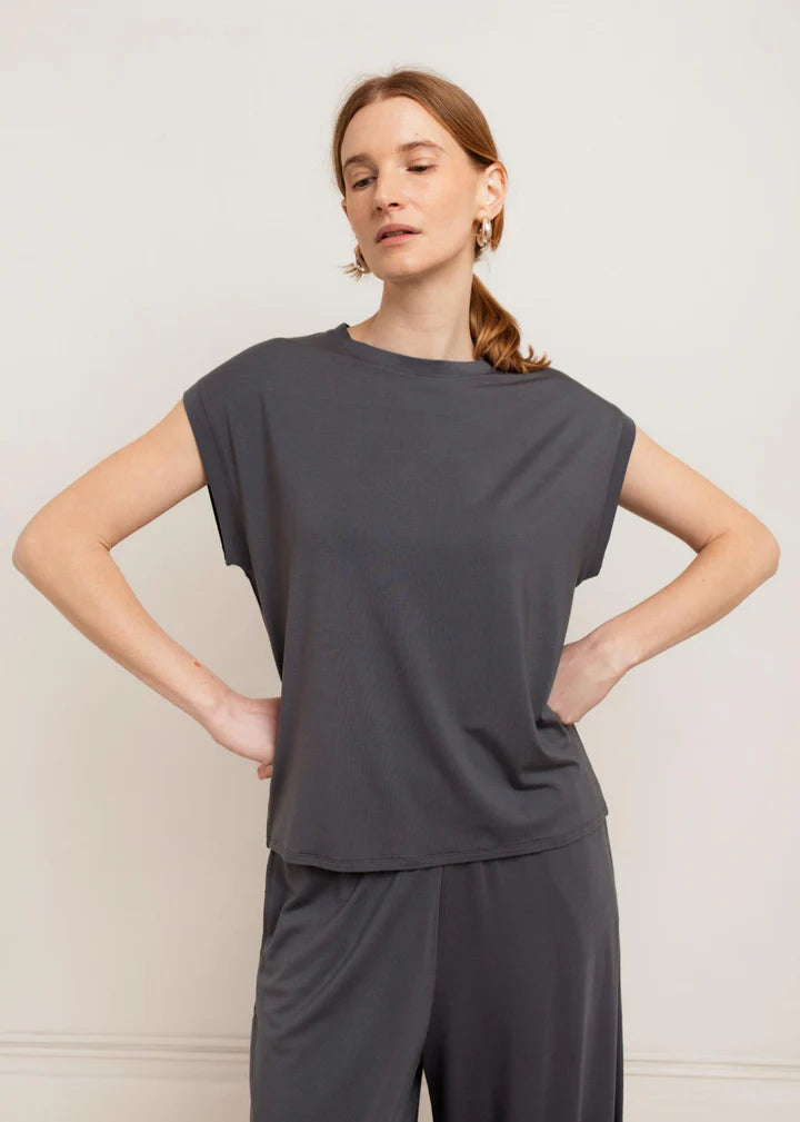 Tilda Sleeveless Shirt