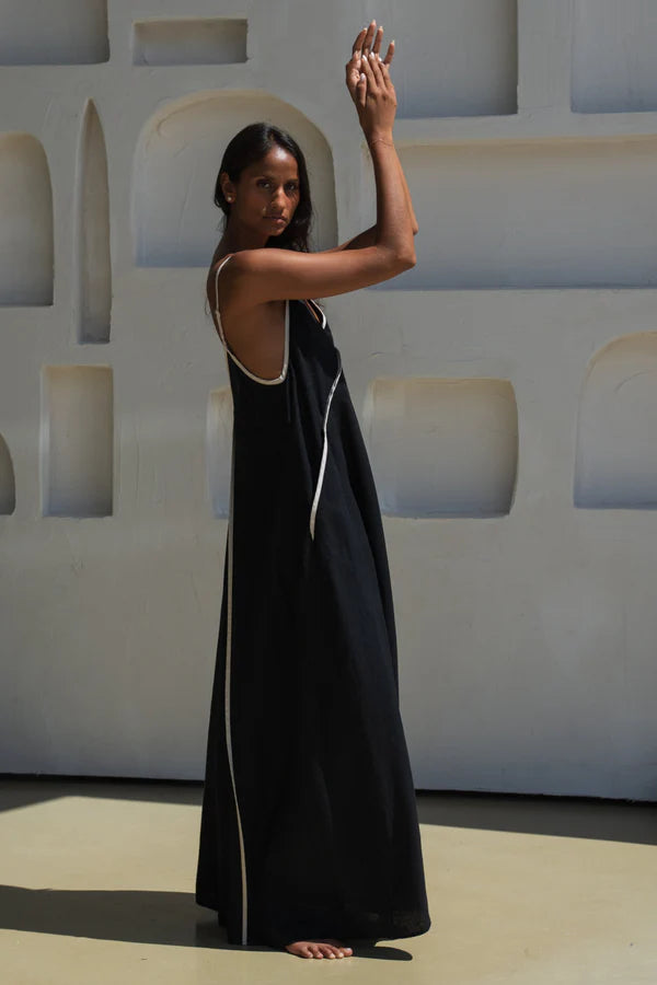 Azaela Linen Dress | Black