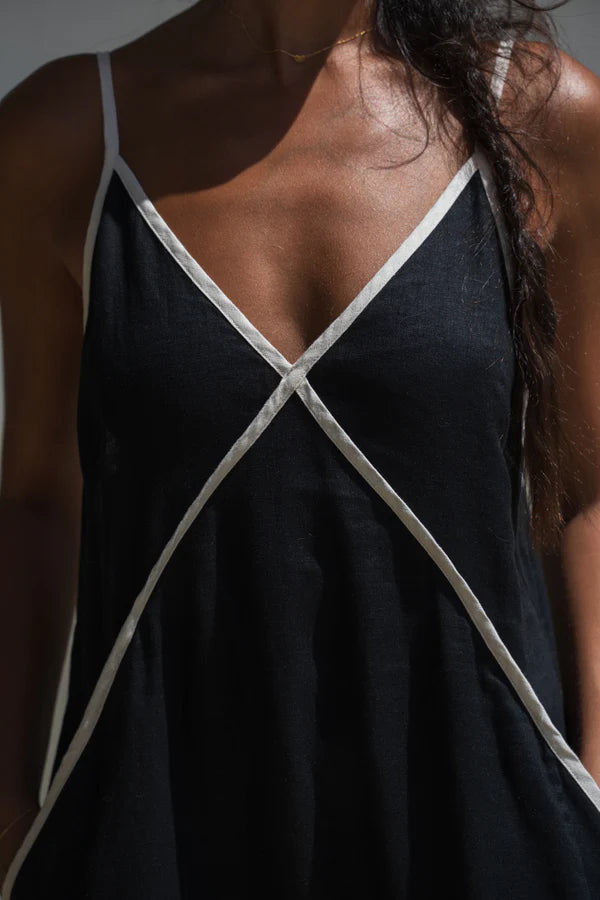 Azaela Linen Dress | Black