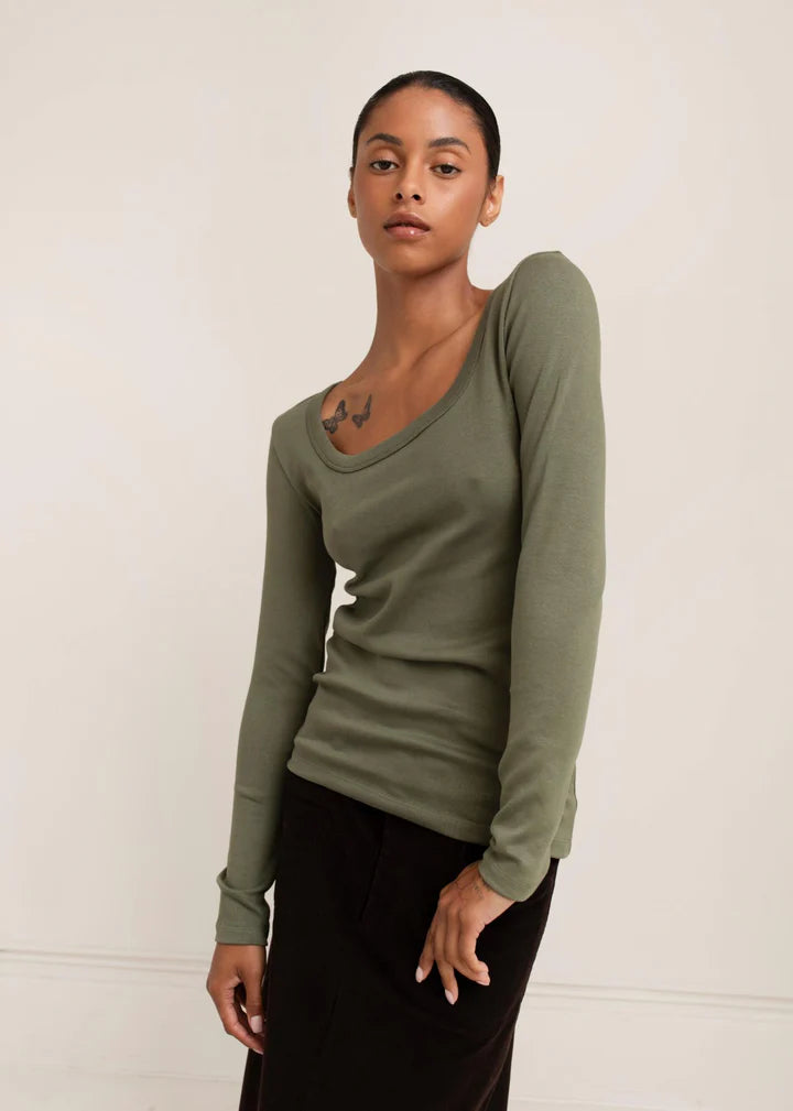 Toni Square Neck